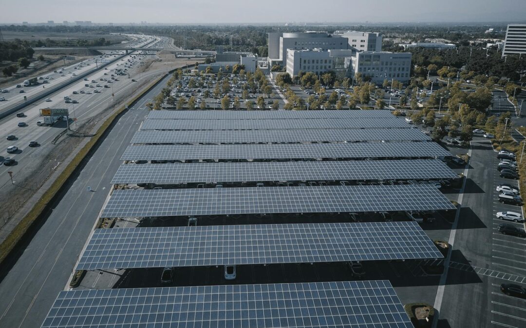 Jak fotowoltaika może zmniejszyć koszty eksploatacji klimatyzacji w lecie?